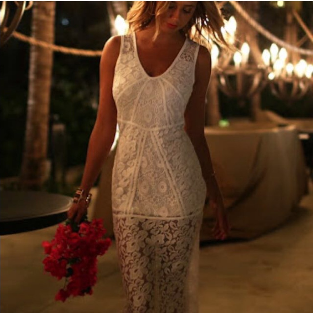 Saboskirt Formal Lace Dress in White